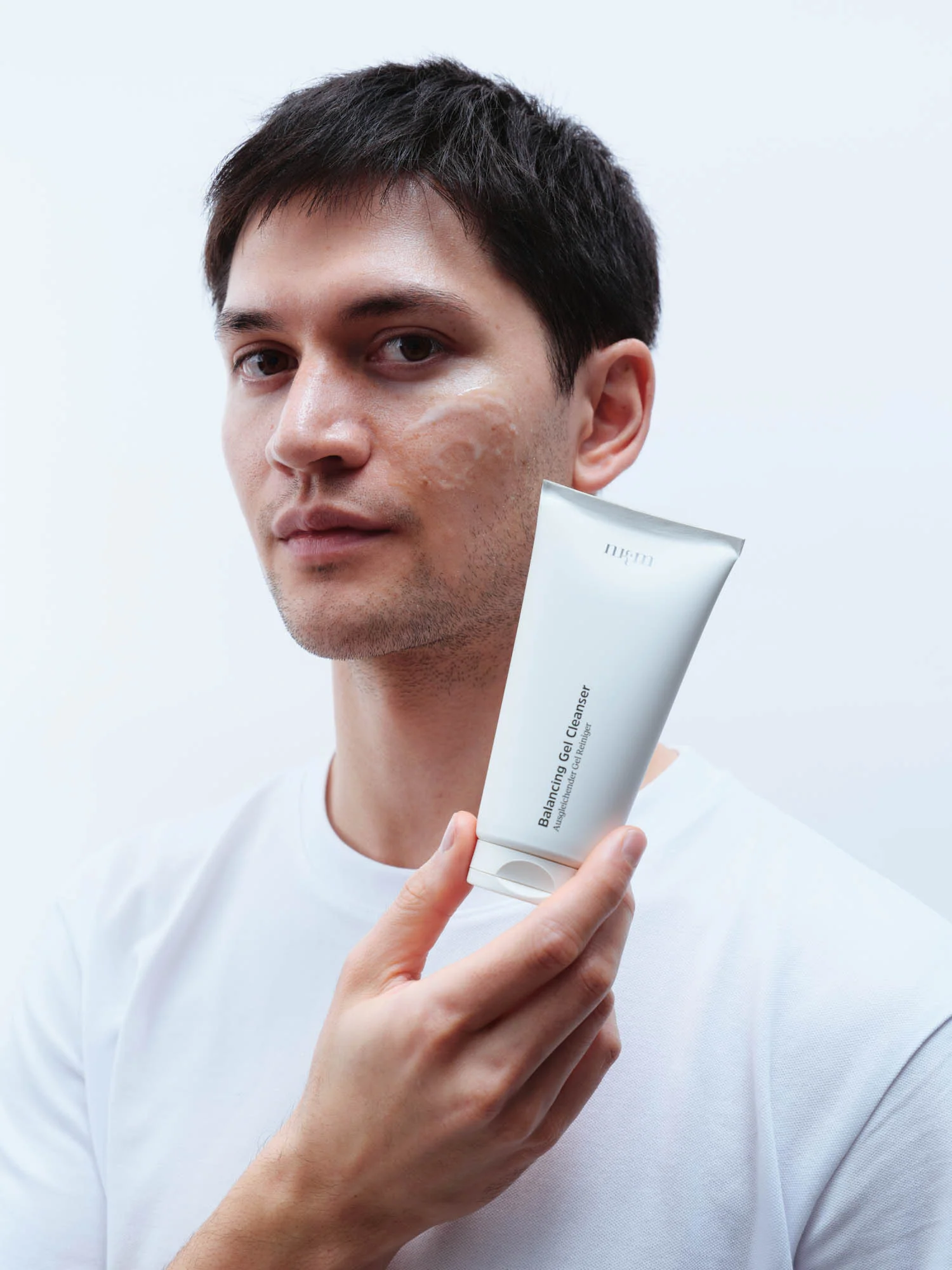 Balancing Gel Cleanser - Image 3